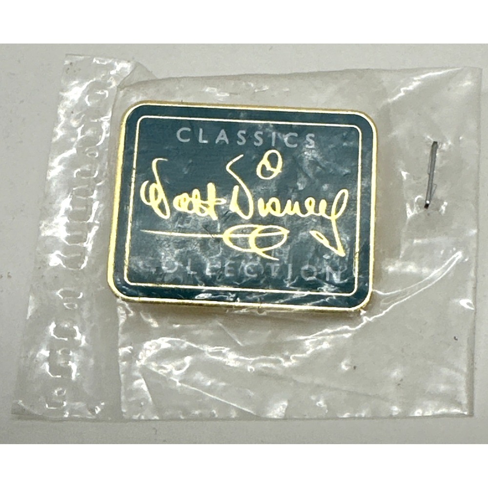 WDCC Walt Disney Classics Collection Logo Collector Pin Teal Club Member Teal